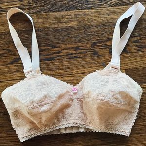 VINTAGE PINK LACE BRASSIERE